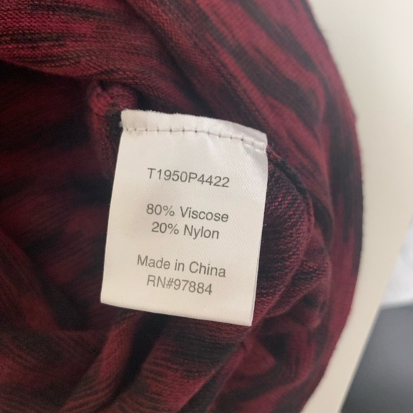 Tart red and black sweater dress - Picture 4 of 4